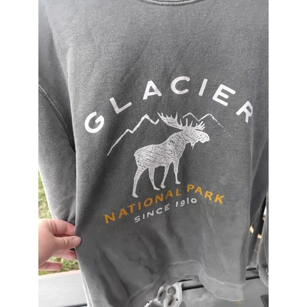 Glacier national Park sweatshirt sz M